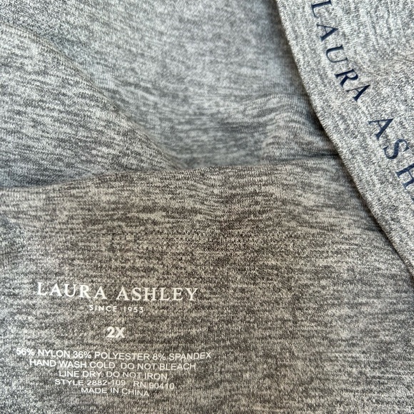 Laura Ashley Gray longline wire free w/removable pads. 1/2” wide stretch straps. - Picture 3 of 3